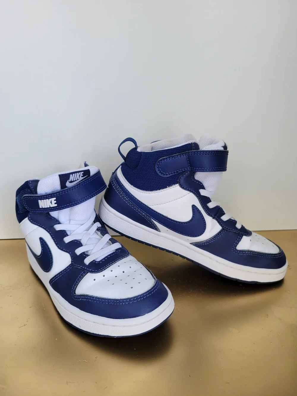 Nike Kids High-Top Sneakers in Navy and White Size 1Y